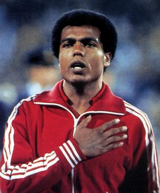 futbolistas peruanos guapos